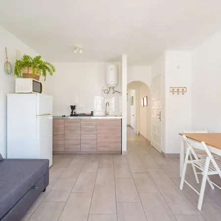 Apartamento Ineika In - Balcony & Poolside