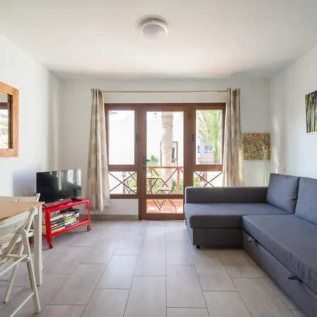 Ineika In - Balcony & Poolside Apartamento