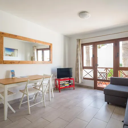 Ineika In - Balcony & Poolside Apartment Corralejo