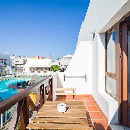 Ineika In - Balcony & Poolside * Corralejo