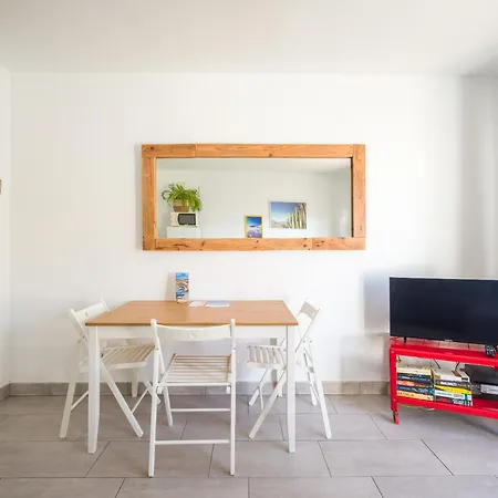 Ineika In - Balcony & Poolside Corralejo