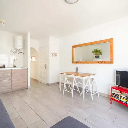 Ineika In - Balcony & Poolside * קורלחו