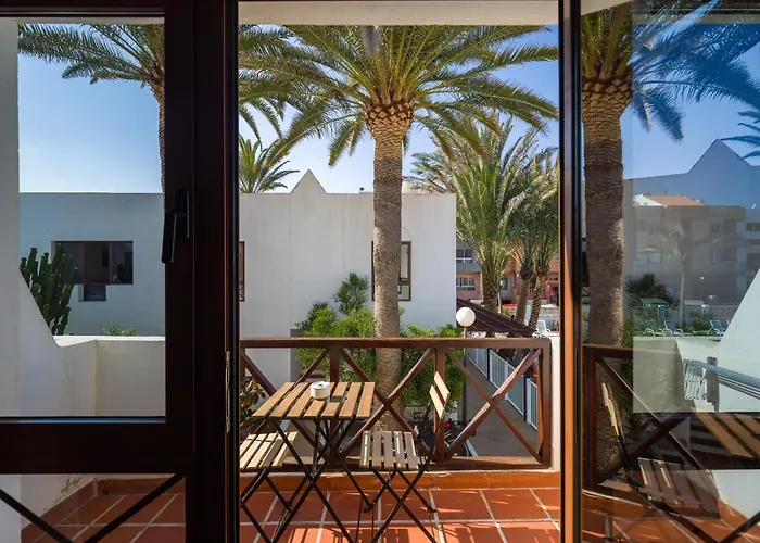 Ineika In - Balcony & Poolside Apartmán