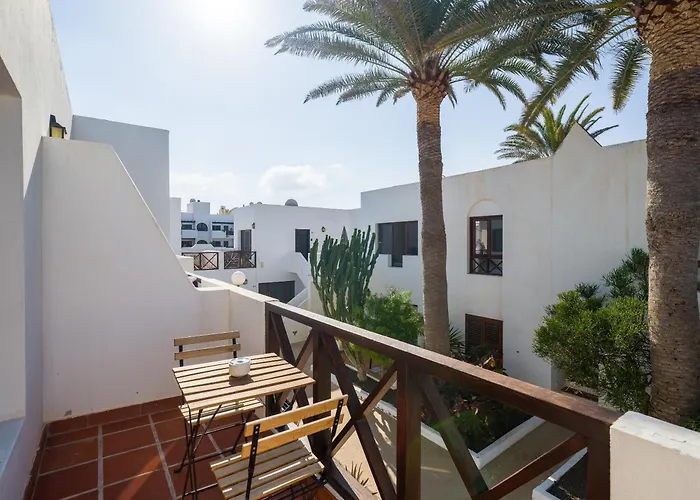 Ineika In - Balcony & Poolside Apartmán *