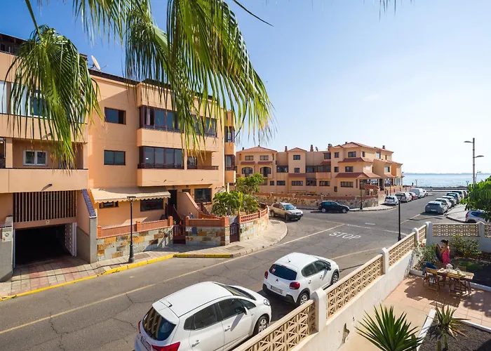 Ineika In - Balcony & Poolside