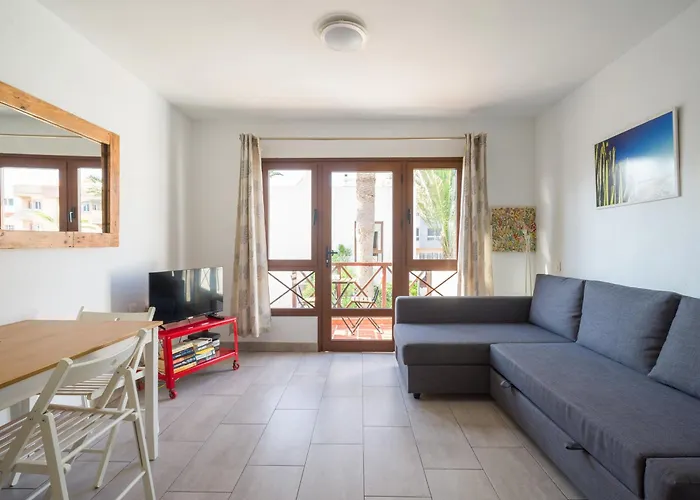 Ineika In - Balcony & Poolside Apartmán