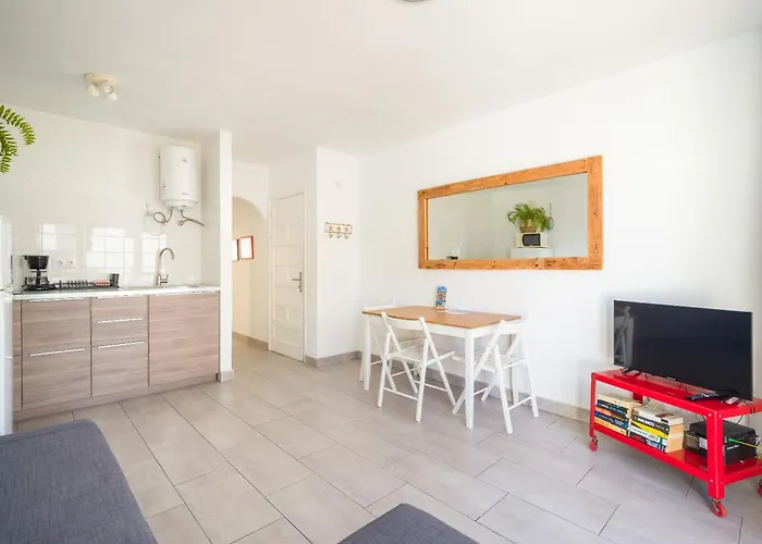 Ineika In - Balcony & Poolside * Corralejo