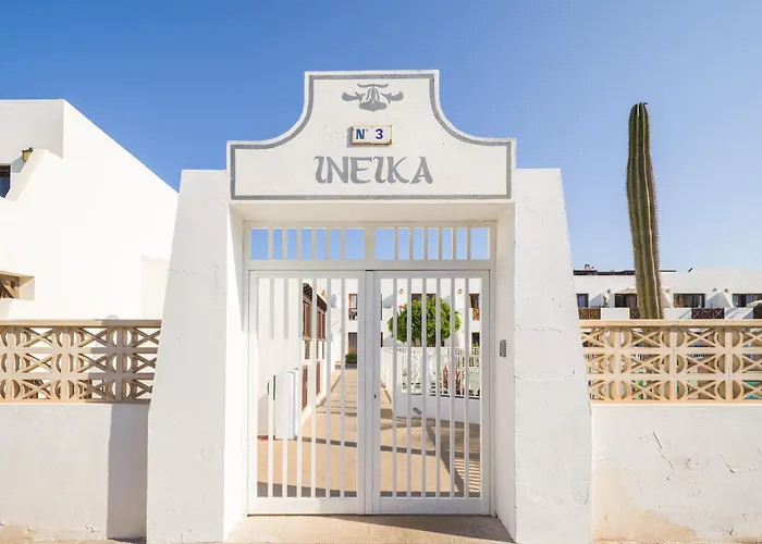 Ineika In - Balcony & Poolside